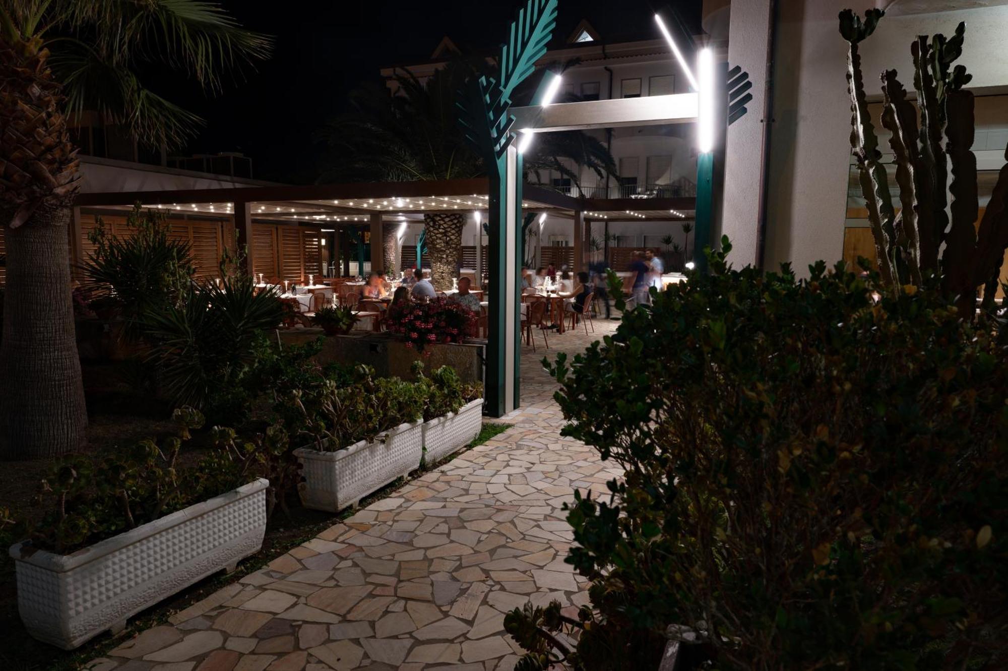פראייה א מארה Hotel Garden מראה חיצוני תמונה